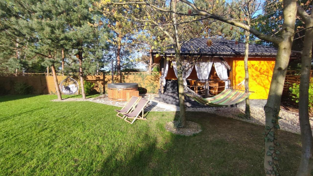 Ябловый цвет  Ябловый цвет Rozalin Экстерьер фото